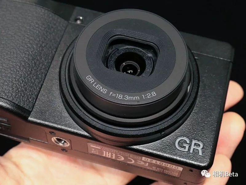 理光GRIII上手图，售价10万日元明年发布