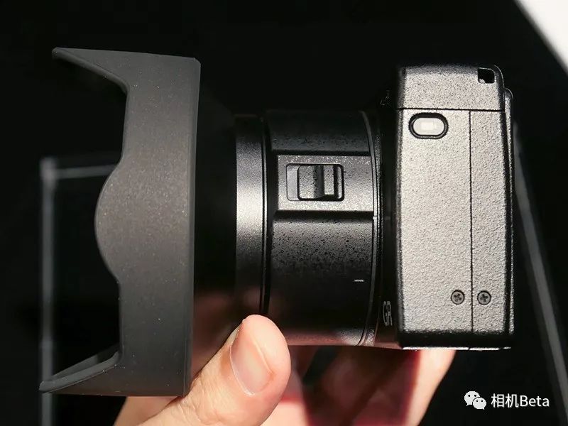 理光GRIII上手图，售价10万日元明年发布