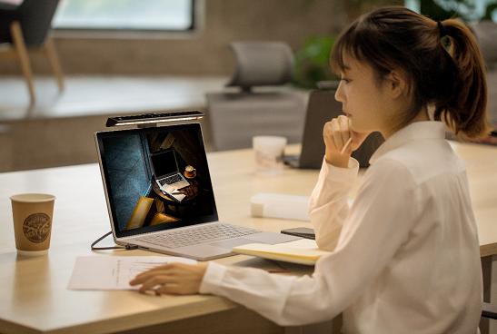 白墙导致笔记本屏幕反光怎么解决,笔记本镜面屏反光厉害吗