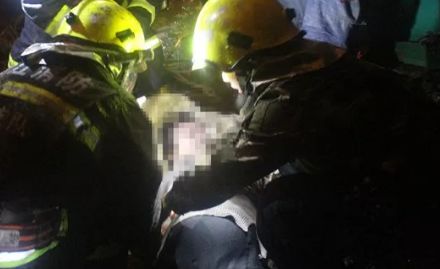 这事你在现场吗？人超级多！上台做游戏就有礼品拿，买皮草更实惠！