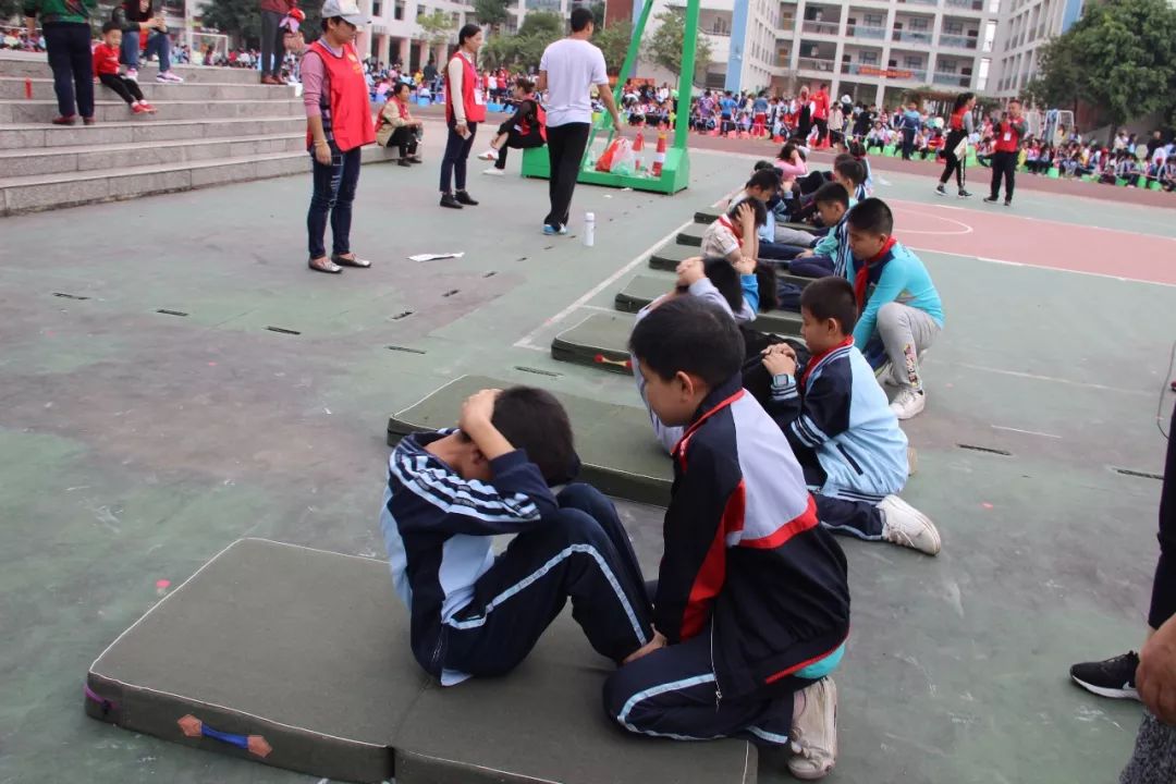 热闹！“喜迎广西60大庆微笑运动嘉年华”之赛事直播——南宁市中兴小学教育集团中兴校区2018年秋季学期第六届校园运动会