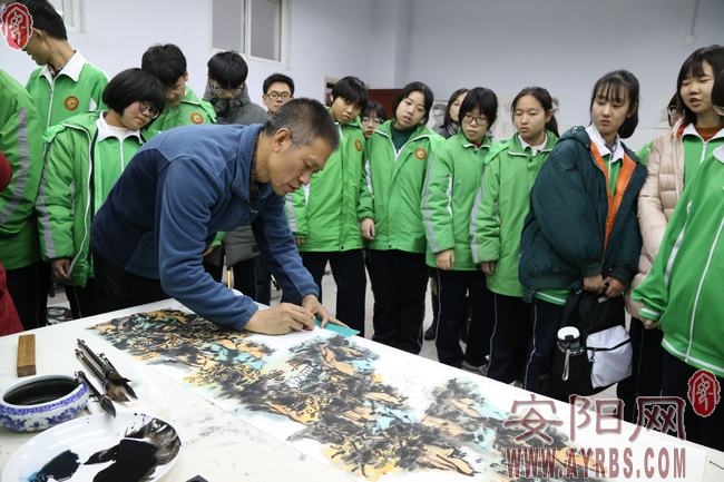 “正佳侨心班”引领安阳市实验中学特色发展之路