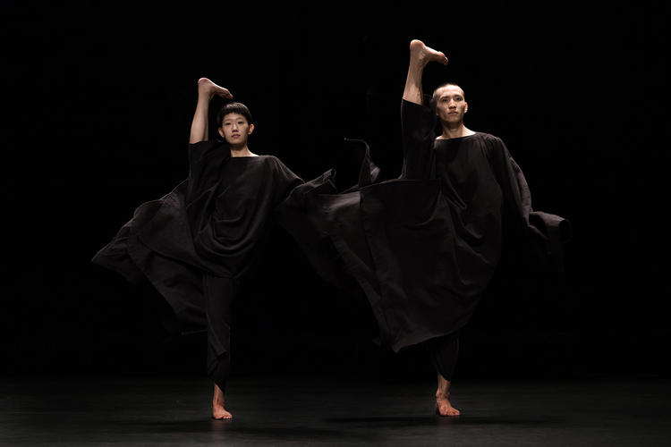 用舞蹈探索肉体自由的现代舞团“陶身体”，10年里经历了什么？｜100个有想法的人