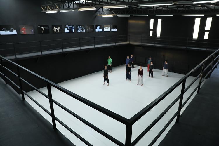 用舞蹈探索肉体自由的现代舞团“陶身体”，10年里经历了什么？｜100个有想法的人