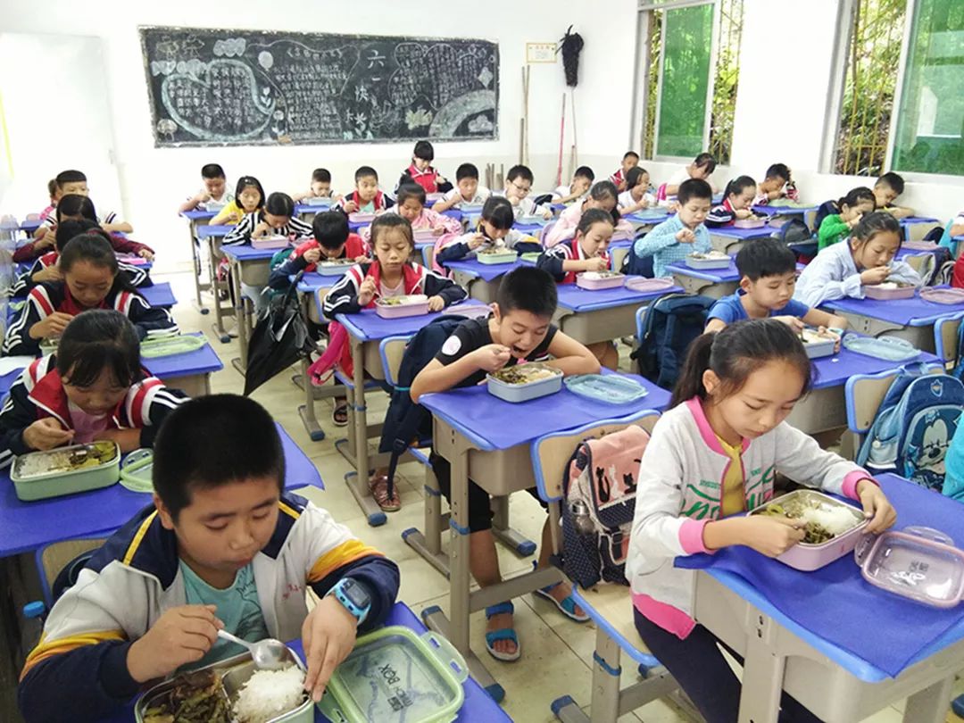 为了孩子吃上可口的饭菜,为了孩子吃到安全的饭菜