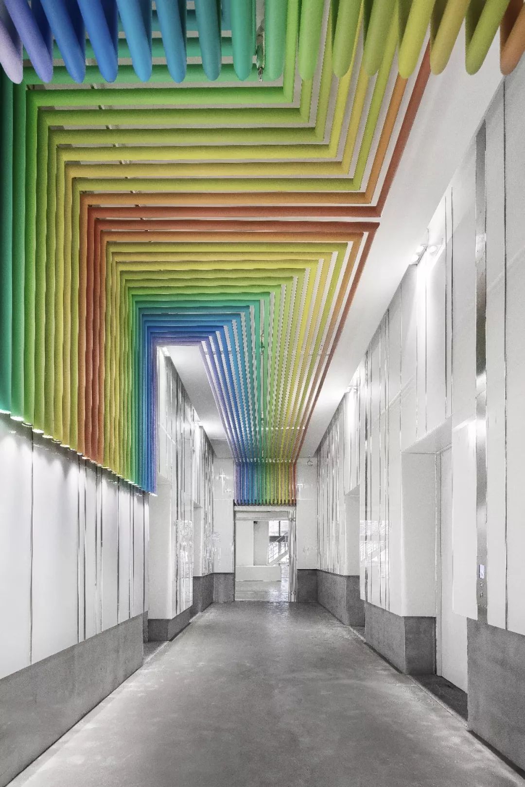 一个七彩青年创想空间，打碎了居住与工作间的壁垒