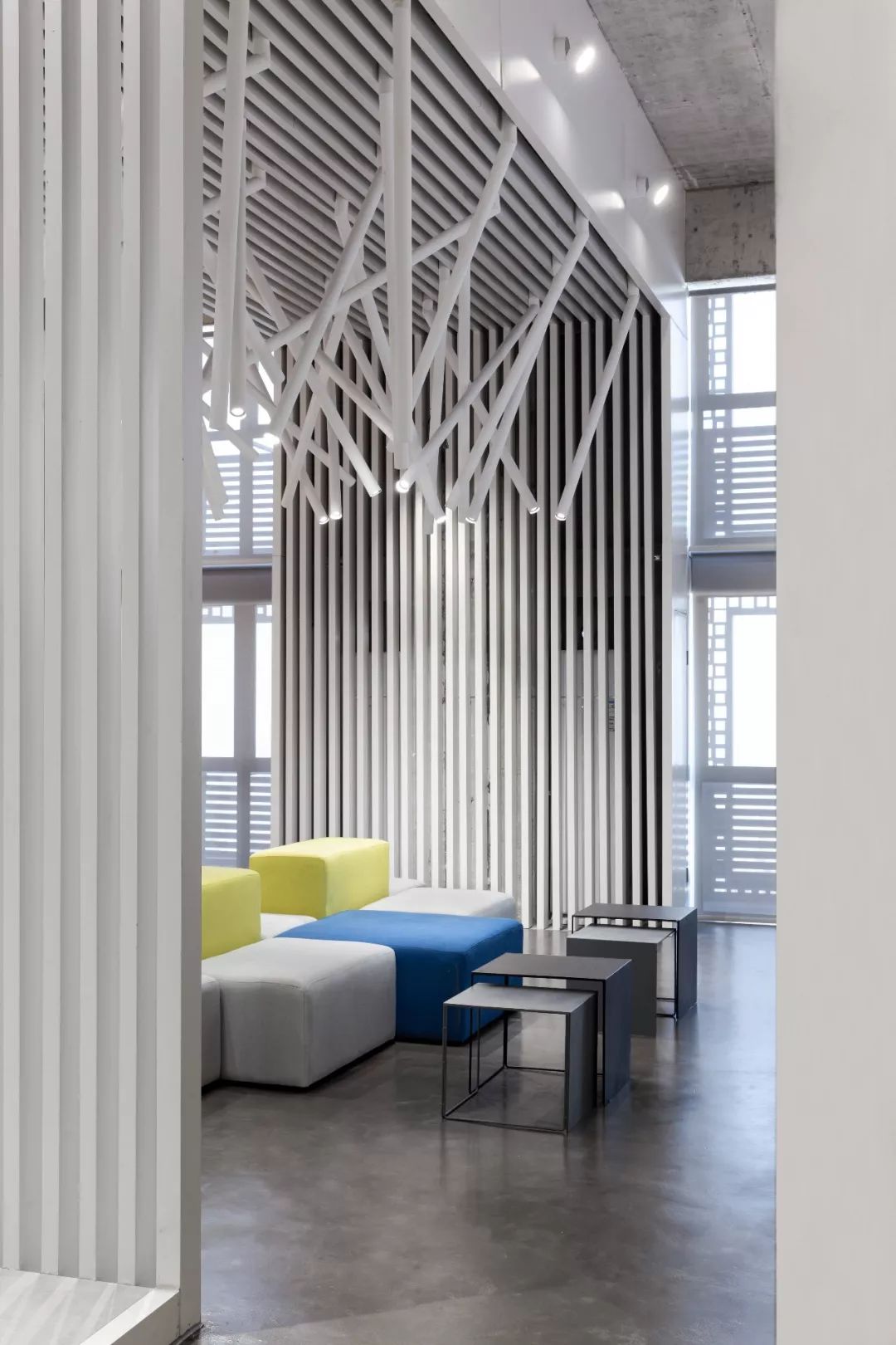 一个七彩青年创想空间，打碎了居住与工作间的壁垒