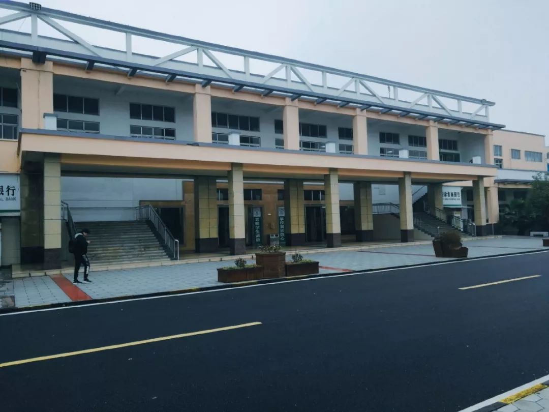 鍜屽悓妗岀帺浣犵敾鎴戠寽,鍜屽皬姹熷幓娓镐箰鍦虹帺