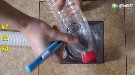 洗衣液瓶剪两刀放厨房,洗发水瓶切开的妙用