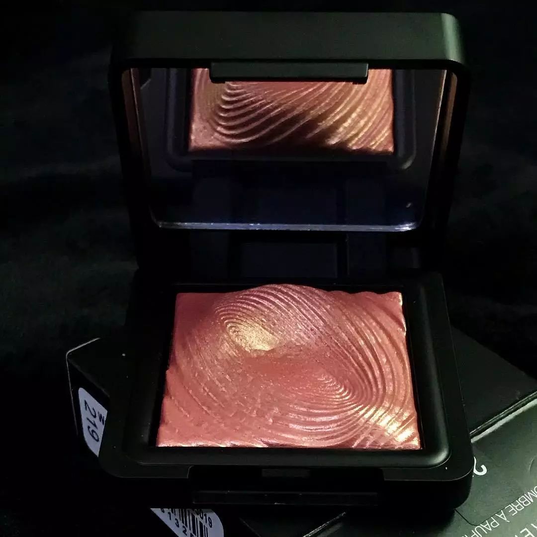 清仓大牌眼影盘,爆闪眼影盘网红爆款