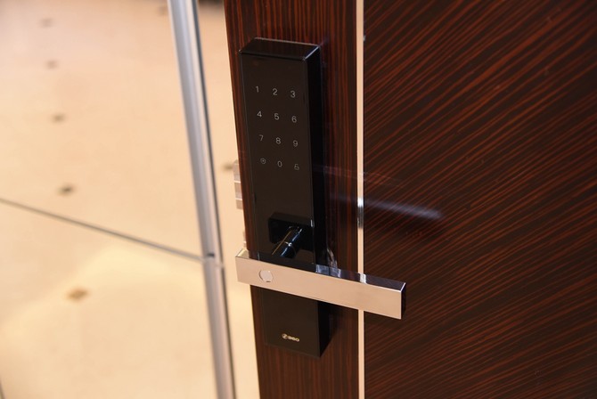 高性价比智能门锁399元,360智能门锁真实测评