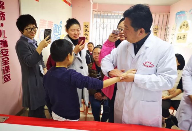 鑹鸿矾鑺姵鐩存挱,鑹鸿矾鑺姵鑹烘湳鍩硅