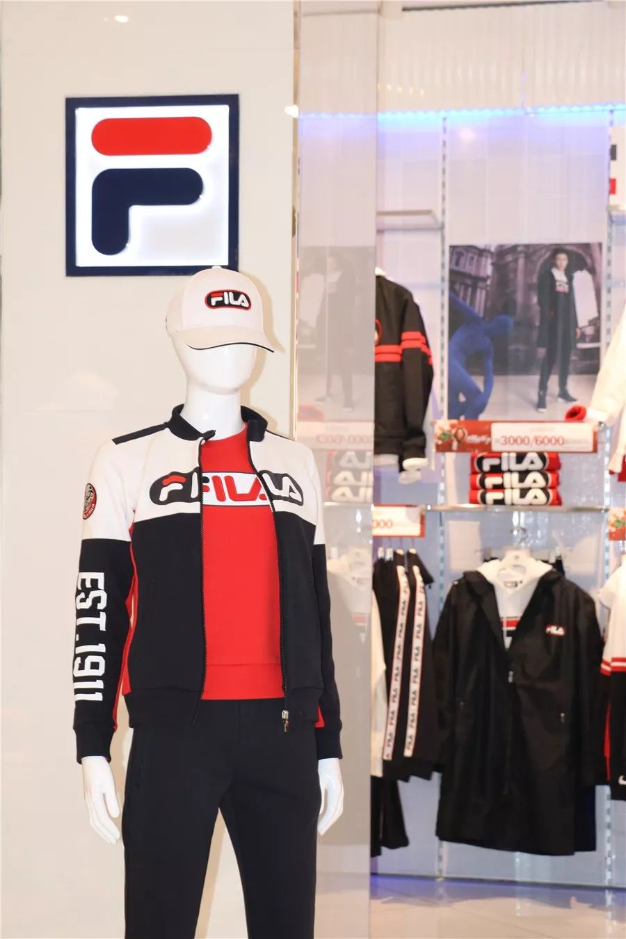 那些整天买买买的女人,平常买很多东西又不用的女生