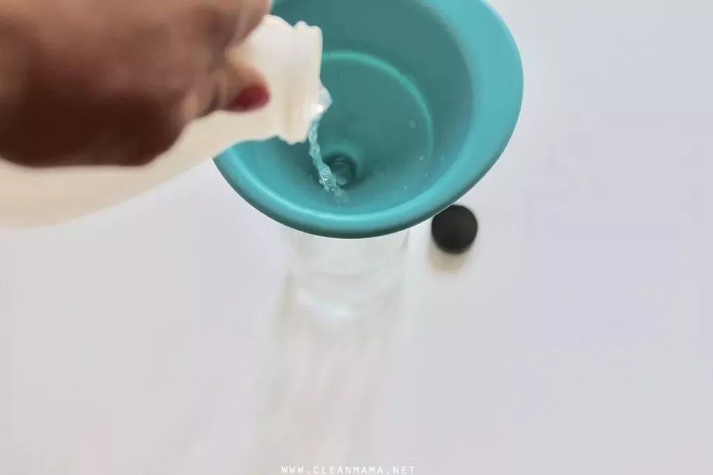 洗衣液瓶剪两刀放厨房,洗发水瓶切开的妙用