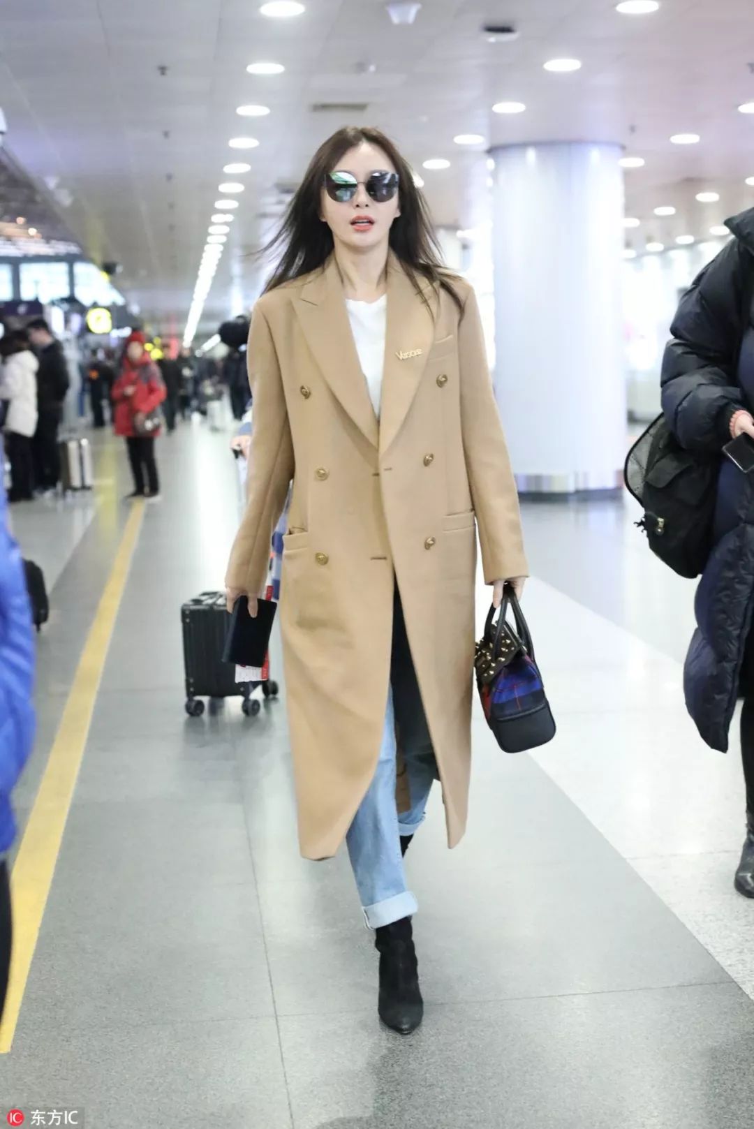 为什么棉服穿一段时间会变轻,一穿羽绒服就掉毛