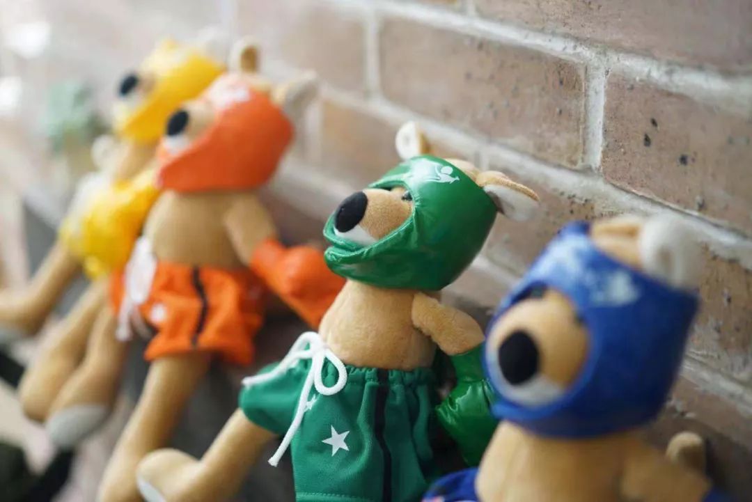 澳洲这杯暖冬的美酒里，可以闻到桉树叶的夏天味道