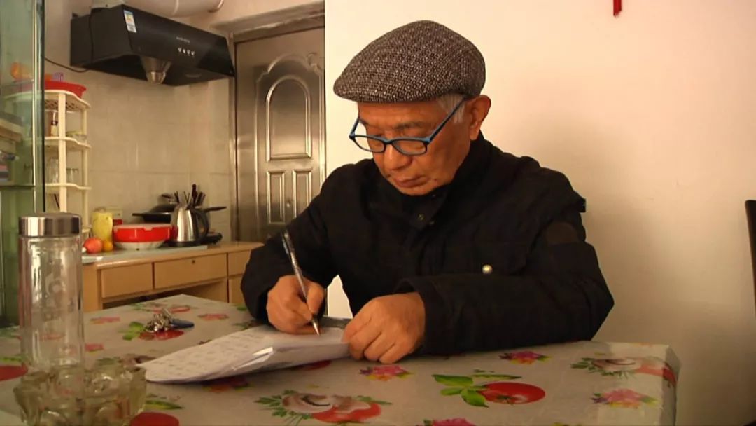 七旬老人竟然是“微信达人”，他的朋友圈很赞……