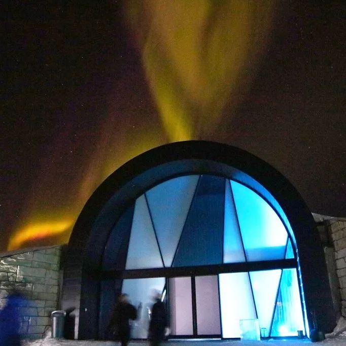 极光是上帝送给秋波吗,极光是上帝的烟火