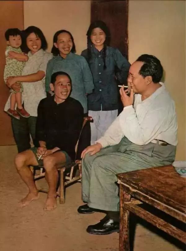 今天，毛主席诞辰126周年，铭记！