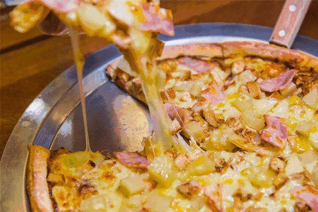 吃比萨为什么会恶心,吃披萨上瘾了