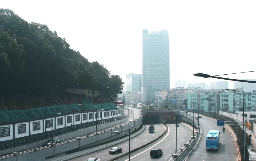 改革开放40周年图片展进行巡展,改革开放40周年南京图片展现场