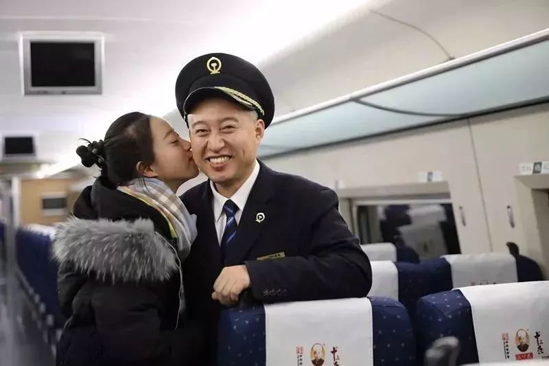 致敬改革开放40周年的新闻,致敬改革开放40年致敬企业家