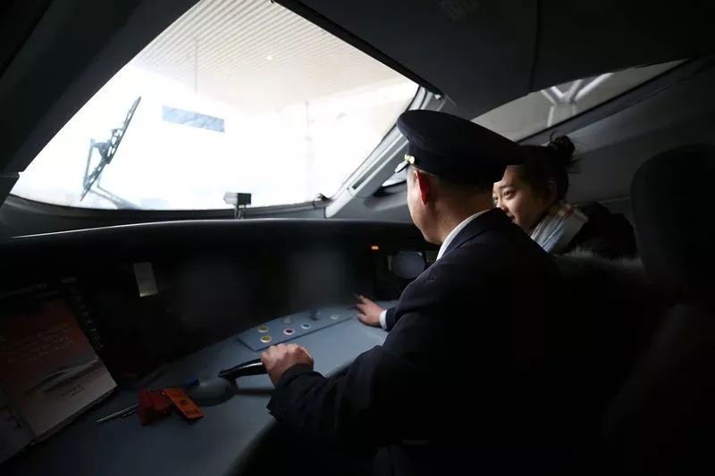 致敬改革开放40周年的新闻,致敬改革开放40年致敬企业家