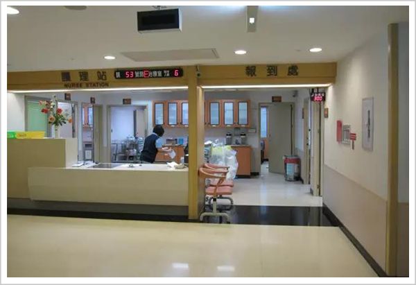 他办出世界顶尖医院，几十年分文不赚，还倒捐千亿救治穷人