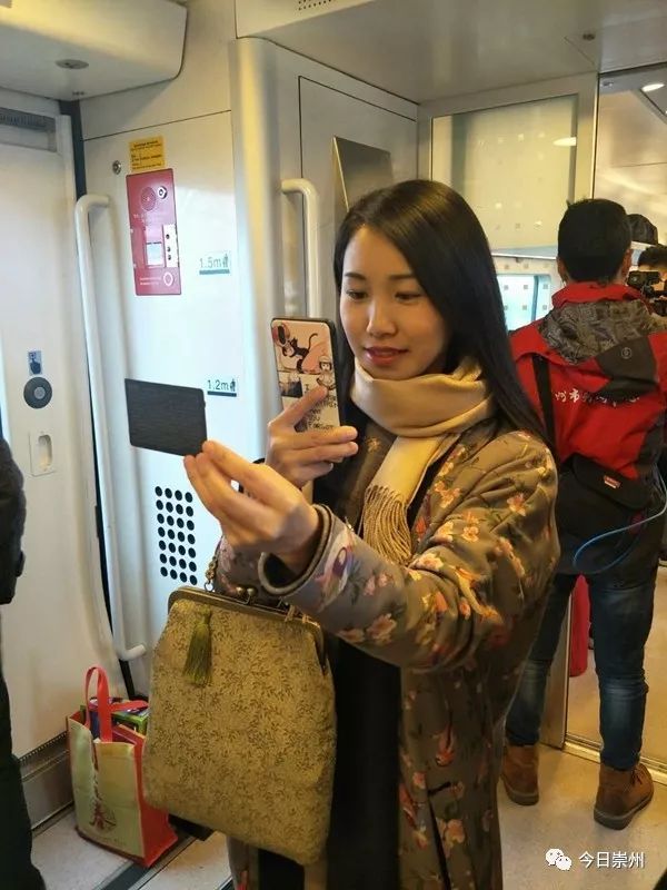 坐着快铁超成都巴适！