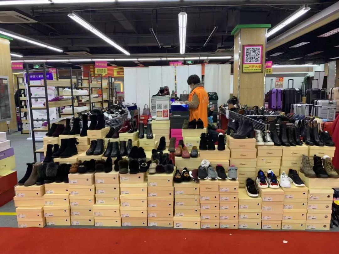 松江大型服装特卖,上海松江服装特卖