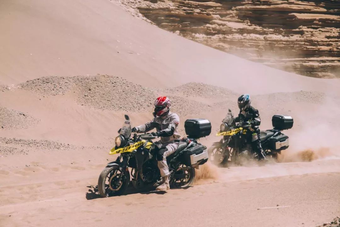 铃木骊驰250和豪爵gw250哪个好,豪爵铃木三兄弟配置对比表