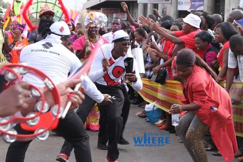 双语郑州80后女记者的非洲视界StoryofZhengzhou’sFemaleCorrespondent