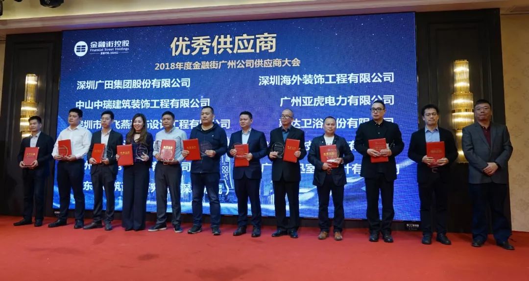 鎭枩鍗忎細浼氬憳鑾峰緱鑽ｈ獕,浼氬憳鍠滄姤