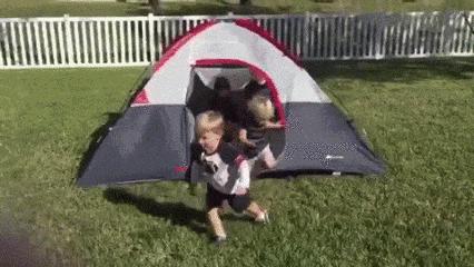 1岁女孩摔下意外死亡,1岁女婴从3楼摔落生命垂危