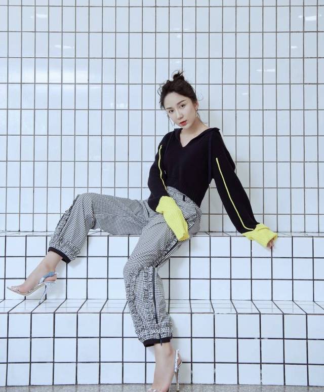 娄艺潇生日晒照,娄艺潇生日秀美照