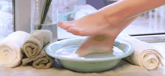 泡脚水里加点它，益处多多！