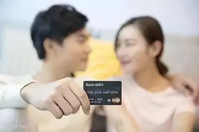 夫妻一方信用卡欠款需另一方还吗,信用卡欠款属于夫妻债务吗