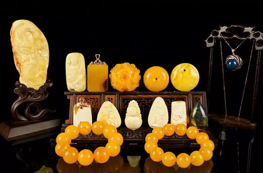 女人戴蜜蜡的禁忌,为什么戴蜜蜡的女人不能碰