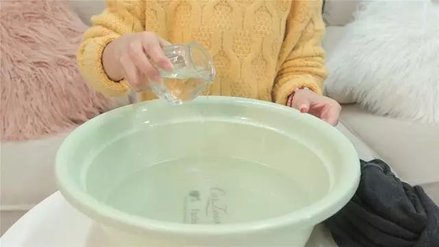 打*裤底**总是起球，抹点最便宜的它，再穿3年都不是问题