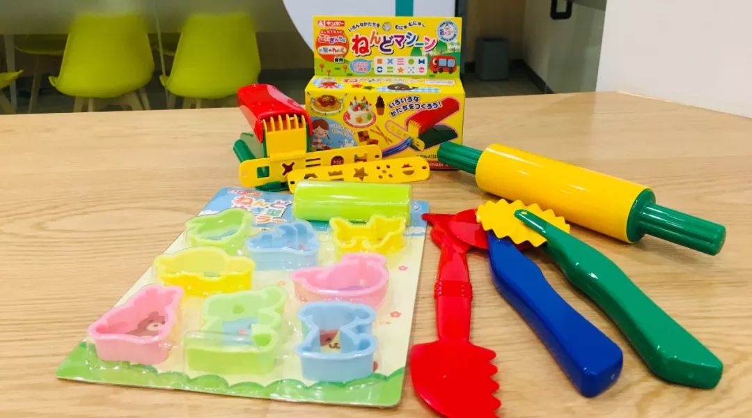 彩泥豌豆宝宝,大米彩泥作品