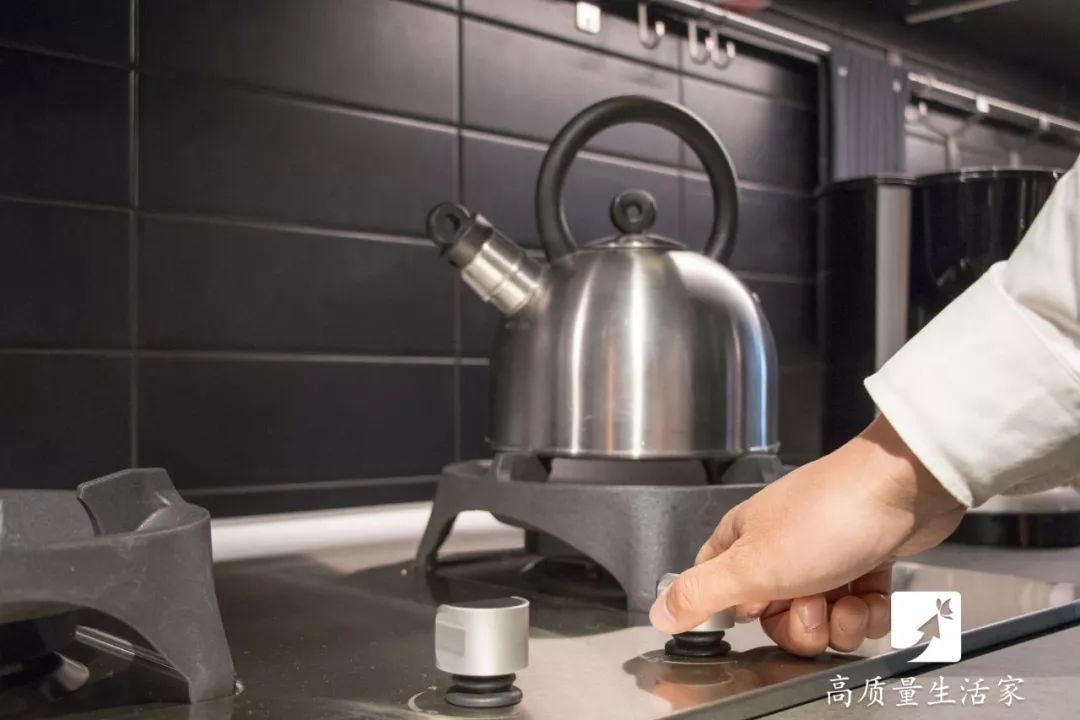 使用天然气先关灶还是先关气罐,天然气到底先关气还是先关火