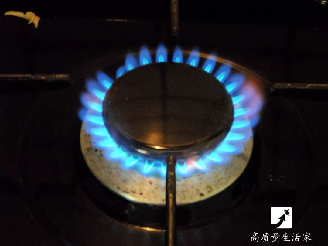 使用天然气先关灶还是先关气罐,天然气到底先关气还是先关火