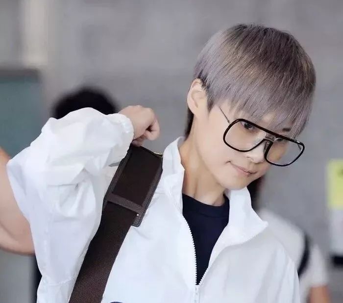 明星都爱Ta的眼镜，但其实Ta是个时装品牌