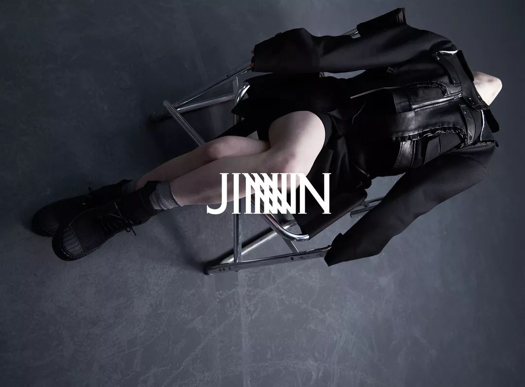 明星都爱Ta的眼镜，但其实Ta是个时装品牌