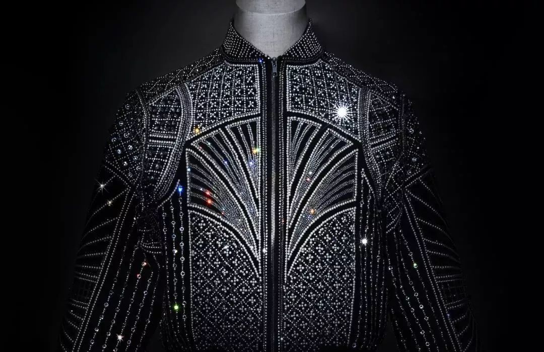 明星都爱Ta的眼镜，但其实Ta是个时装品牌