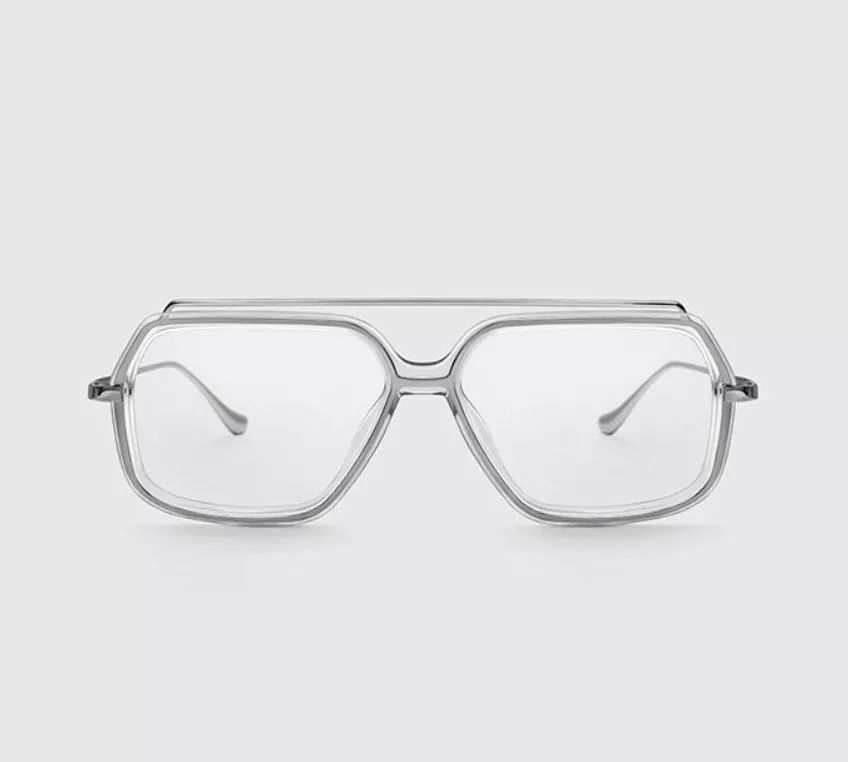 明星都爱Ta的眼镜，但其实Ta是个时装品牌