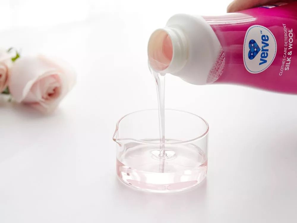 用洗衣液洗衣服最干净的方法,去除衣服毛絮的洗衣液