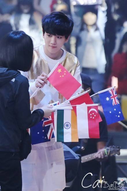 exo边伯贤最新态势,exo2016边伯贤获奖感言