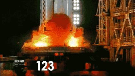 她很主动的跟我表白,好紧张好想表白