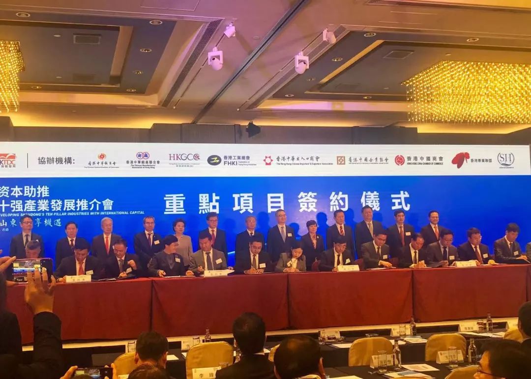 她很主动的跟我表白,好紧张好想表白